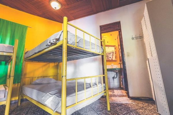 Pura Vida Hostel (Tamarindo)